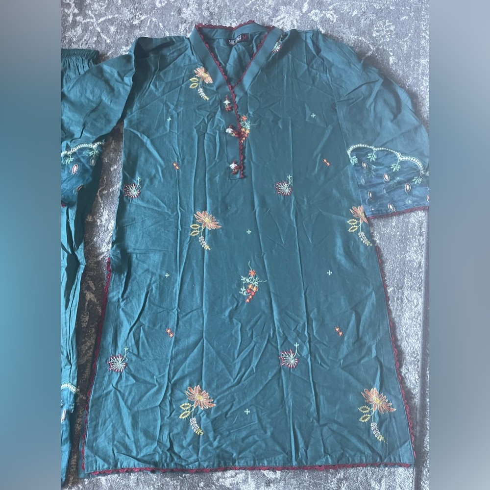 2 Pieces Pakistani Shalwar Kameez - image 2